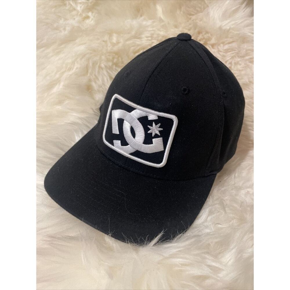 DC Baseball hat Cap Black With White Fitted XL-L‎